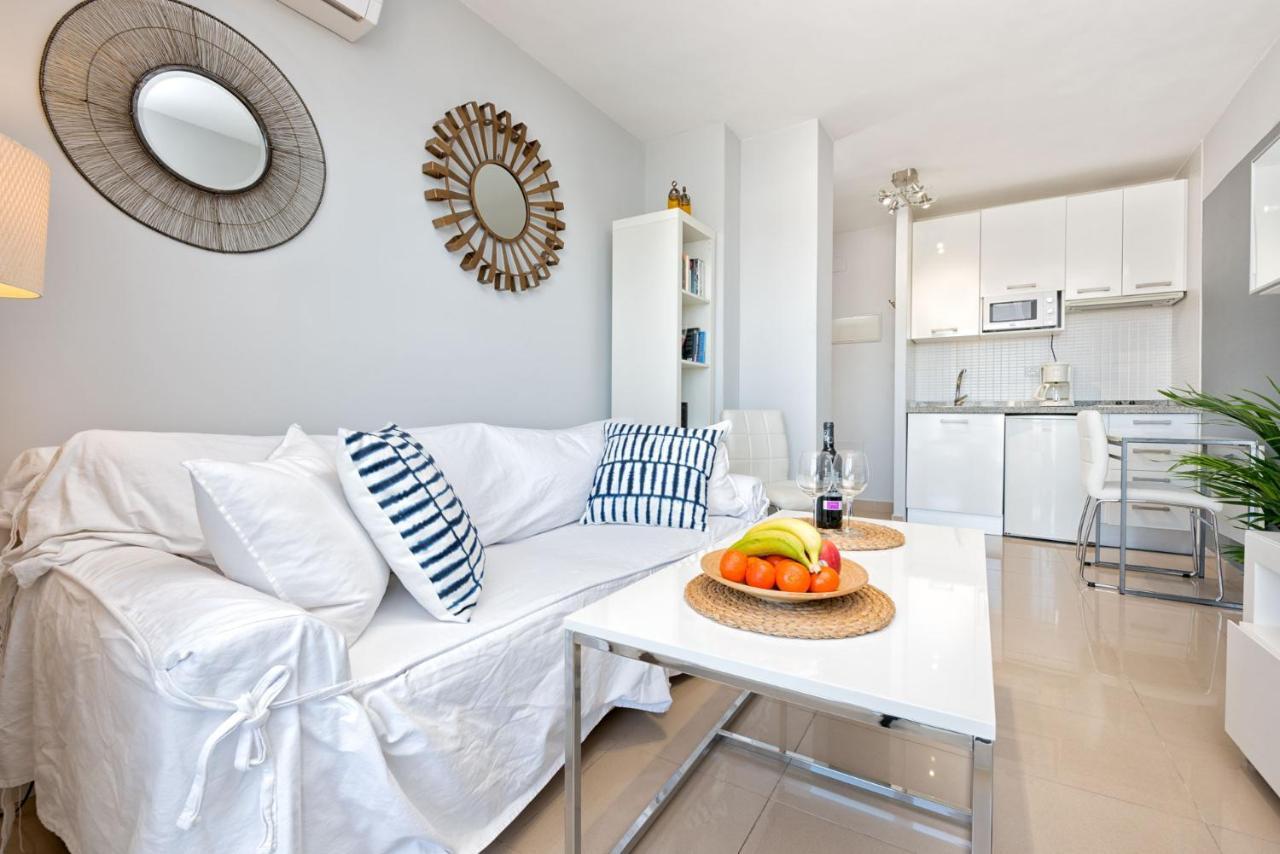 Susana Beach Apartment In Malaga By Solaga Holiday Homes Exterior photo